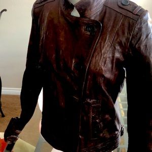 Abercrombie &Fitch Genuine Leather jacket.💛